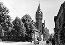 Die Straße Alt-Köpenick mit dem Köpenicker Rathaus, Jahr: 1957